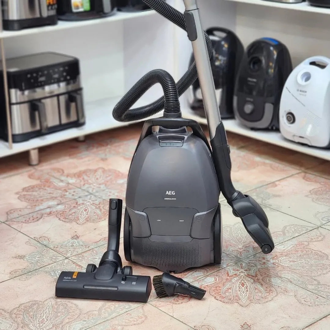 جاروبرقی آاگ مدل AB81A2DG